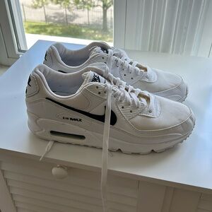 BARELY WORN Nike Air Max 90